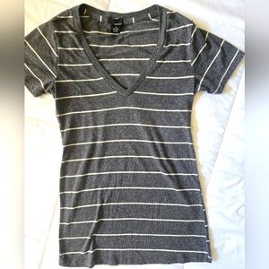 Wet Seal Gray and White Fitted Short Sleeve Striped Cotton Blend Tee Size Medium